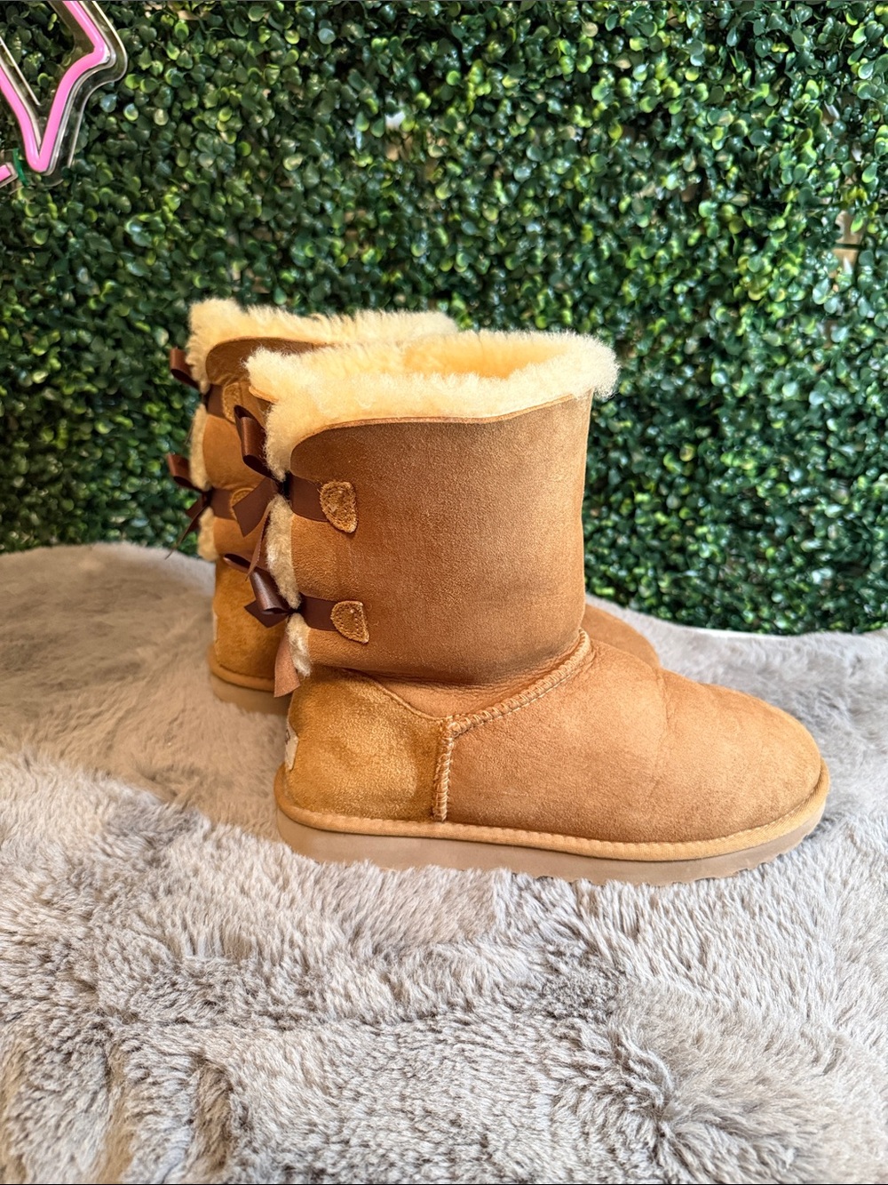 UGG Bailey Bows Boots Women’s size 9